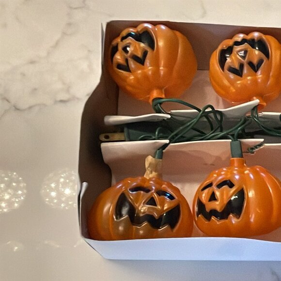 Vintage 90s Halloween 10 Light String Pumpkin Blow Mold Set with Box - 9 ft long - Picture 11 of 15